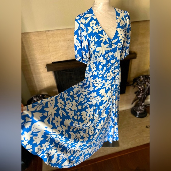 New Look Dresses & Skirts - New Look Blue and White Puff Sleeve Maxi Sundress